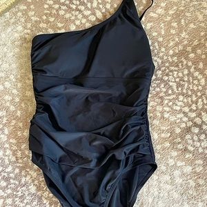 anew classy one shoulder swimsuit